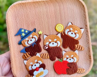 Niedlicher roter Panda gestickt Aufnäher für Kinder Rucksack Jacke Kleidung DIY Zubehör Tier Patch Geschenk für Tochter Studenten Liebhaber