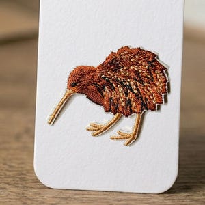 Embroidered Kiwi Bird Patch: New Zealand Icon Badge for Backpacks, Hats, Jackets (46x35mm)