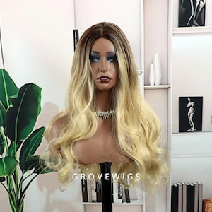 Blonde Perücke, synthetische Haar-Perücken mit Pony für Frauen-lange Körperwellen-Perücke, Cospaly-Perücke