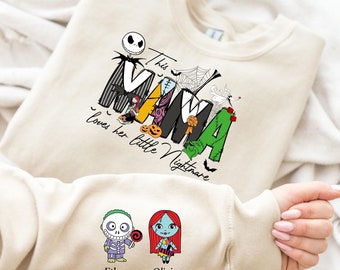 Diese Mama liebt ihre Alpträume Hoodie, Halloween Hoodie, Mama Halloween Pullover, gruseliger Hoodie, gruselige Halloween Mama, Mama Halloween Geschenk