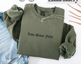 Sudadera con capucha "El amor nunca falla", sudadera inspiradora, sudadera con capucha de estética minimalista, camiseta con citas positivas, camiseta cristiana, camiseta de fe