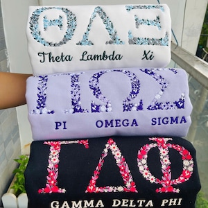 Floral Greek Letters Embroidered Sweatshirt –Custom Sorority Crewneck – Personalized Sorority Sweater – Bid Day Gift – Greek Life Embroidery