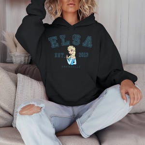 Sudadera con capucha de Elsa, Princesa Disney, Sudadera para viaje a Disney, Sudadera a juego para la familia, Viaje familiar a Disney, Regalo, Sudadera de cuello redondo de Elsa, Sudadera con capucha de Elsa imagen 3