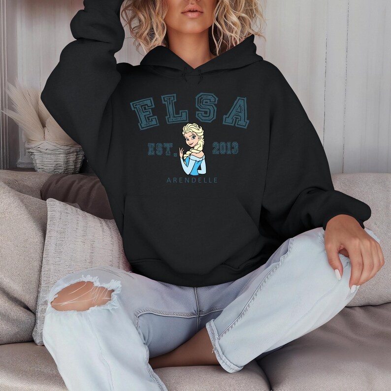 Sudadera con capucha de Elsa, Princesa Disney, Sudadera para viaje a Disney, Sudadera a juego para la familia, Viaje familiar a Disney, Regalo, Sudadera de cuello redondo de Elsa, Sudadera con capucha de Elsa imagen 3