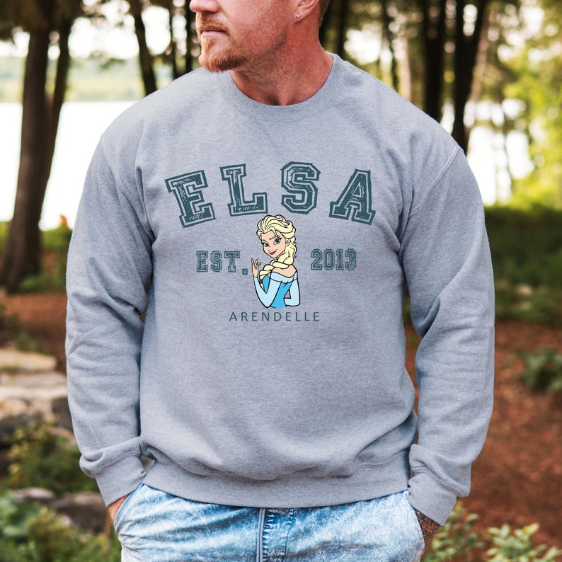 Sudadera con capucha de Elsa, Princesa Disney, Sudadera para viaje a Disney, Sudadera a juego para la familia, Viaje familiar a Disney, Regalo, Sudadera de cuello redondo de Elsa, Sudadera con capucha de Elsa imagen 4