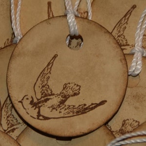 12 Round Dove Wedding Favor Tags