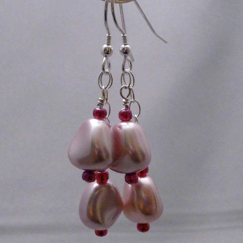 Earrings of dual Czech pearlized nuggets in pink pastel image 3