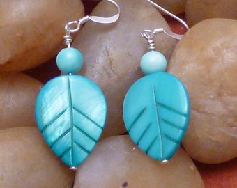 Earrings mother of pearl aqua leaf aqua pierced