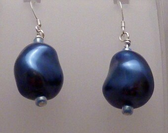 Earrings of Czech pearlized nuggets in dark blue