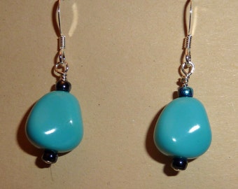 Earrings of Czech pearlized nuggets in turquoise