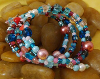Bracelet, memory wire, glass and seed beads, regular