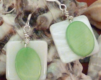 Earrings mother of pearl wte flat sq layered with green flat oval pierced