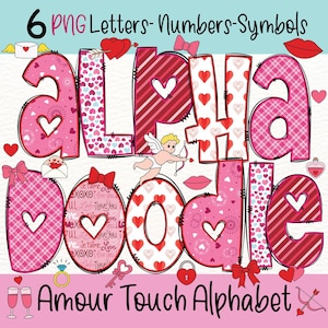 Puede incluir: Un conjunto de seis letras del alfabeto con temática de San Valentín en rosa, rojo y blanco con un patrón de corazón. Las letras deletrean "alpha doodle" y están rodeadas de corazones, lazos y otras imágenes de San Valentín. El texto "Amour Touch Alphabet" está en la parte inferior de la imagen.
