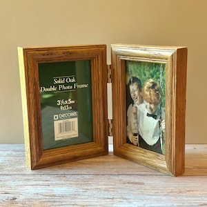 Vintage 1998 Solid Oak Double 3.5” x 5” Wood Frame (C7)