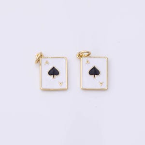 Pulseras y collares minimalistas con dijes de cartas de póker bañadas en oro de 14 k, barra de 10 x 13 mm, con pavé de oro y circonitas cúbicas.