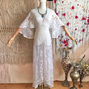Lace flutter dress