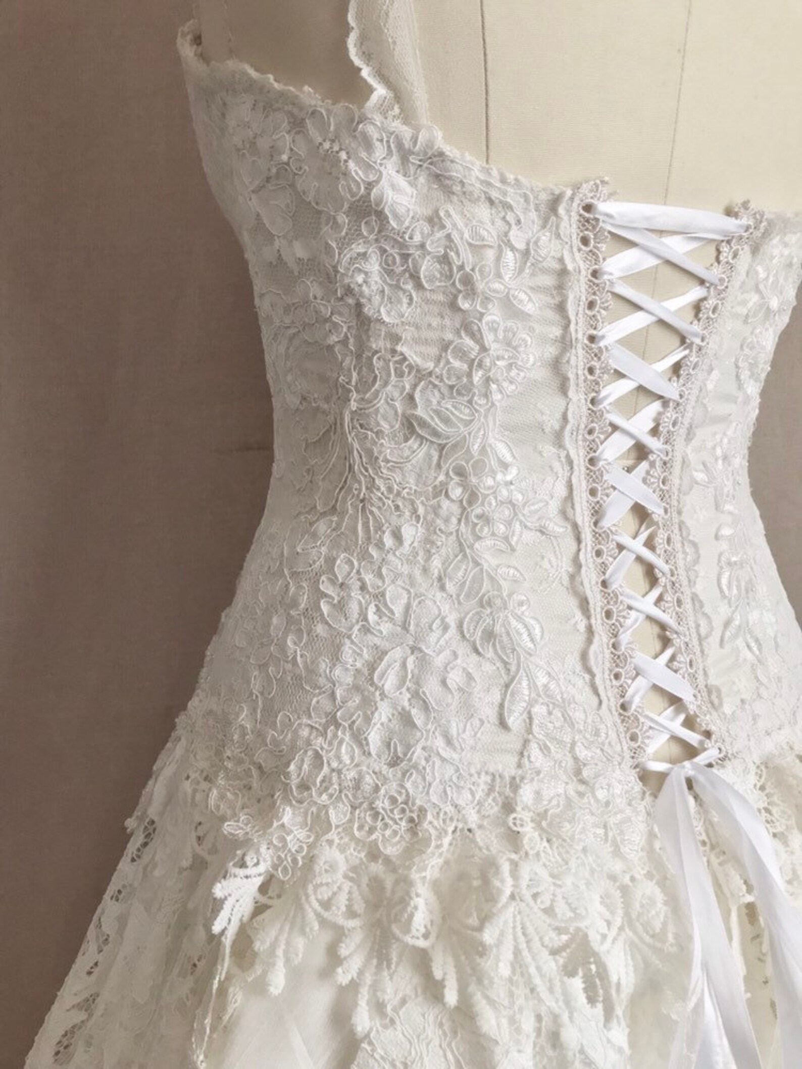 Kirsten Gown - Ivory