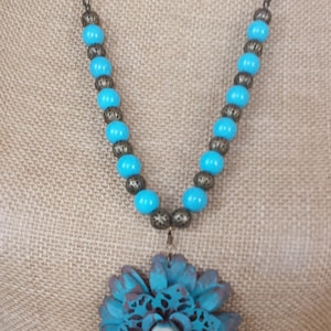 turquoise flower necklace, turquoise necklace, turquoise and brass necklace, brass beads, metal flower, flower necklace, flower pendant