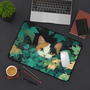 Glückskatze Schreibtischunterlage: Anime-inspiriertes Blatt Design, Große Schreibtischunterlage 12" × 18"
