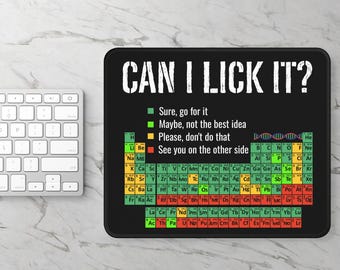 Tappetino da scrivania con umorismo chimico: tappetino per mouse con tavola periodica da leccare.