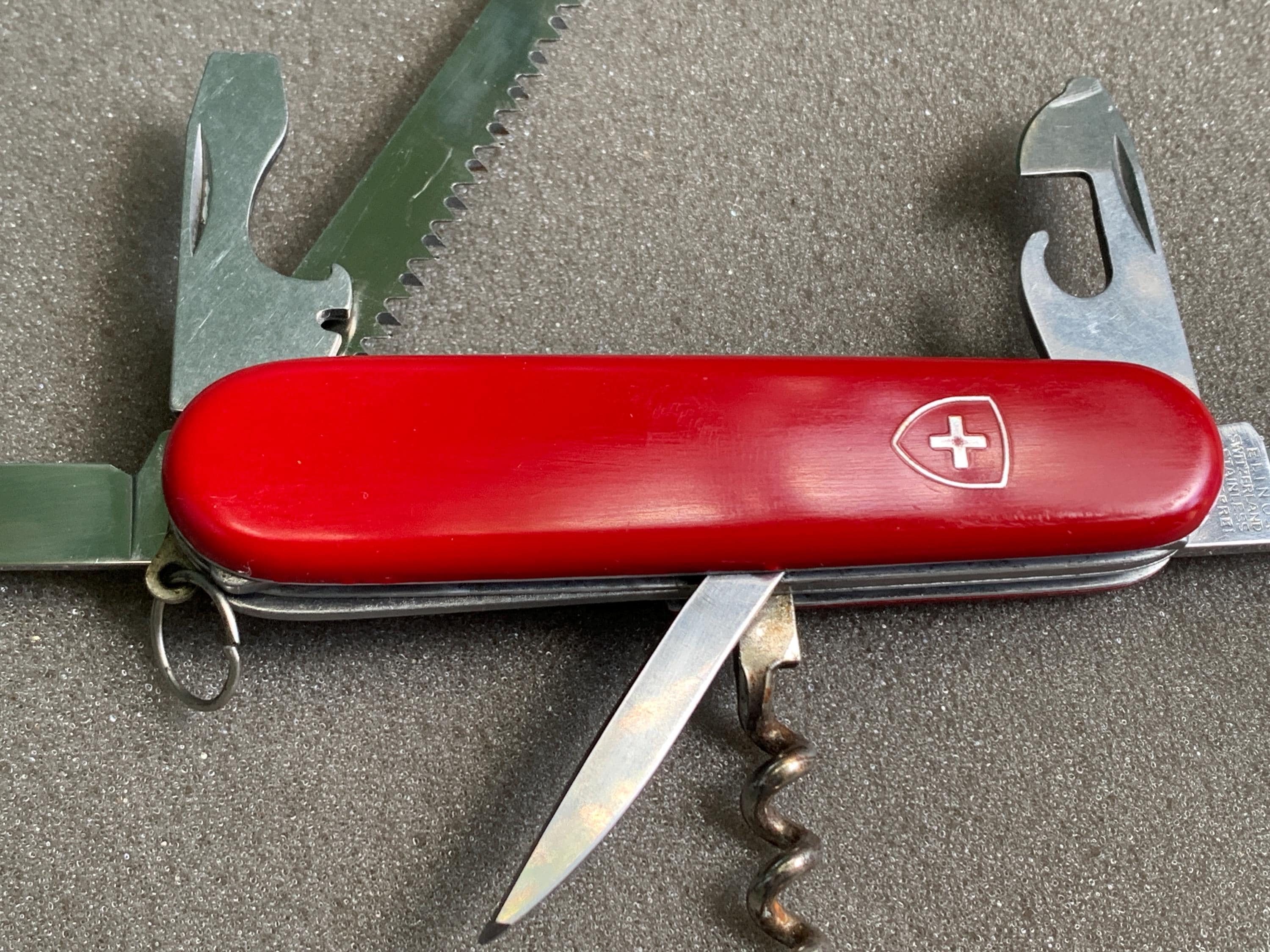 VTG RARE VICTORINOX ELINOX SWISS ARMY RED OLD CROSS FARMER