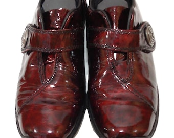 Zapatos para caminar Rieker Antistress de charol de alto brillo para usar en cualquier lugar.