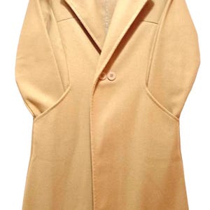 Damska marynarka z klapami do noszenia na co dzień wiosną, jesienią i późnym latem