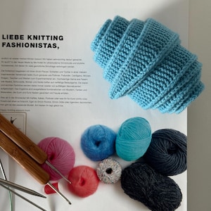 Handgebreide Sophie-sjaal van 100% merinowol 120 cm | Kleine gebreide sjaal | Halsdoek | Gepersonaliseerde cadeau afbeelding 18