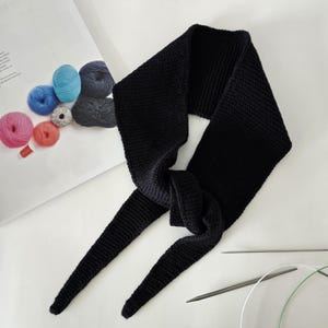 Handgebreide Sophie-sjaal van 100% merinowol 120 cm | Kleine gebreide sjaal | Halsdoek | Gepersonaliseerde cadeau Black