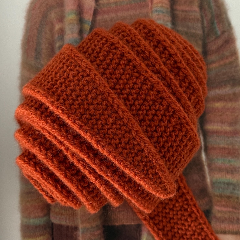 Handgebreide Sophie-sjaal van 100% merinowol 120 cm | Kleine gebreide sjaal | Halsdoek | Gepersonaliseerde cadeau afbeelding 14