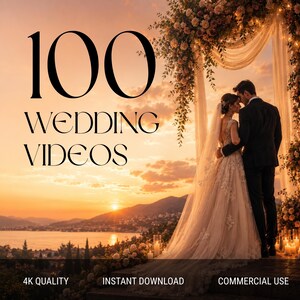 Peut inclure: Un graphique numérique avec le texte 100 WEDDING VIDEOS, 4K QUALITY, INSTANT DOWNLOAD et COMMERCIAL USE. L'arrière-plan montre un couple en tenue de mariage formelle sous une arche florale au coucher du soleil surplombant un paysage côtier.