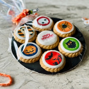 Halloween Cookie Gift Set – Spooky Biscuits (Pumpkin, Skull, Spider, Cat, Bat) – Personalised Halloween Treats & Party Favors