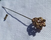 antique crown ruby red jewel ornate filigree gold tone Hat Pin