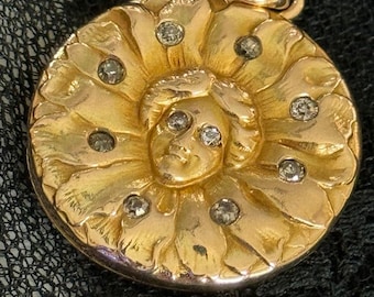Art Nouveau 10k yellow gold & diamonds Woman with flower petals photo keepsake LOCKET pendant