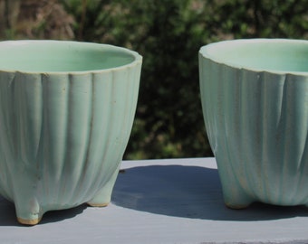 2 tri footed USA 298 ribbed small flower pot succulent planter bowls USA Pottery maker unknown