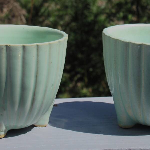 2 tri footed USA 298 ribbed small flower pot succulent planter bowls USA Pottery maker unknown