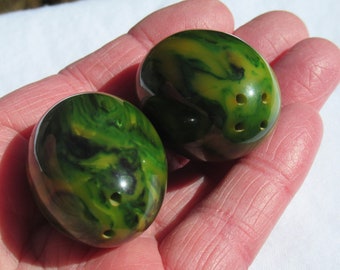 Bakelite cream spinach green yellow swirl small EGG salt & pepper vintage SHAKERS