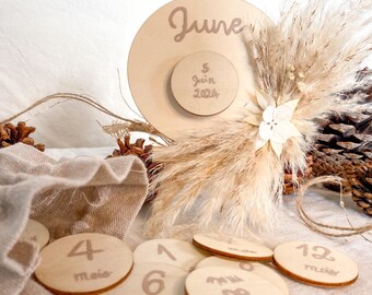 Babymijlpaalkaarten/ gepersonaliseerde mijlpaalkaarten/ Voornaam gedroogde bloemenmijlpaalkaarten/ hout en gedroogde bloemenmijlpaalkaarten