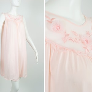 Vintage baby pink sleeveless babydoll nightgown, 1960s illusion yoke negligee, dimensional pink neckline flowers, scalloped hem, size S-M