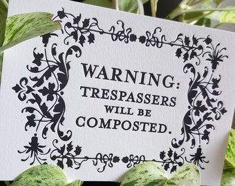 Lámina decorativa con advertencia sobre compostaje - Impresión tipográfica para pared de 5x7" - Decoración gótica de Halloween para el hogar - Decoración estilo cottagecore para jardín