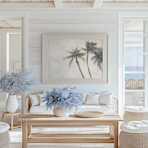 Decoración de pared bohemia costera, pintura de palmeras tormentosas, arte de pared tropical vintage, decoración de casa de playa, estampado de palmeras en tonos neutros, arte playero suave.