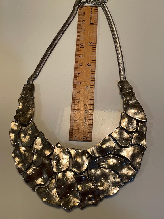 Dramatic Handmade Statement Necklace in silver to… - image 1