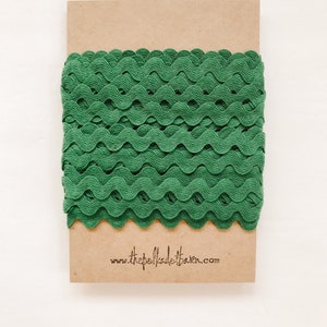 KELLY GREEN 1/2 inch Ric Rac Kelly Green Ric Rac Green Zig Zag trim Polyester green ric rac Sewing trim Pretty packaging trim image 1