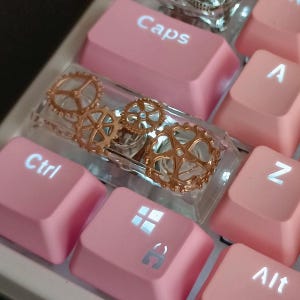 Steampunk Clear Resin Keycap with Gold/Silver Gears, Artisan Keycap for Mechanical Keyboard, Unique Gift, Machinery Metal Light Gear Wheel