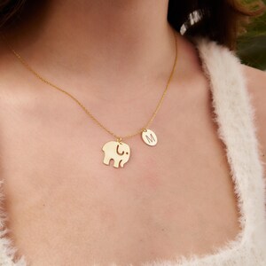 Colar com pingente circular inicial personalizado e elefante, colar minimalista delicado, joia da sorte, pingente com letra personalizada, presente para mãe
