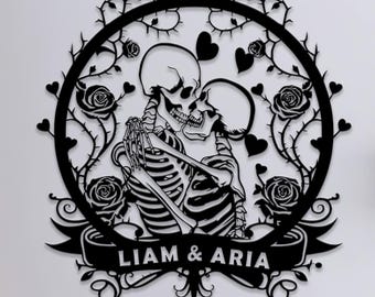 Decoração de parede personalizada com casal de esqueletos em metal, placa de metal com nome do casal, presente de aniversário para casal, presente de boas-vindas.
