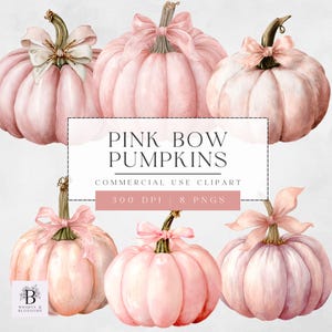 Puede incluir: Ilustración en acuarela de seis calabazas rosas con tallos verdes y lazos rosas. Las calabazas son de varios tonos de rosa, con un efecto de acuarela suave. El texto dice "Pink Bow Pumpkins".