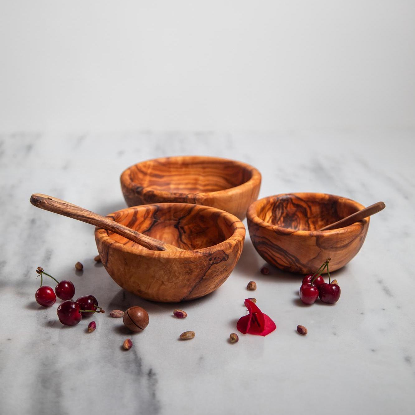 Handmade Olive Wood Salad Bowl - Rustic Serving Bowl for Salads, Fruits, and Kitchen Décor - Thumbnail 7