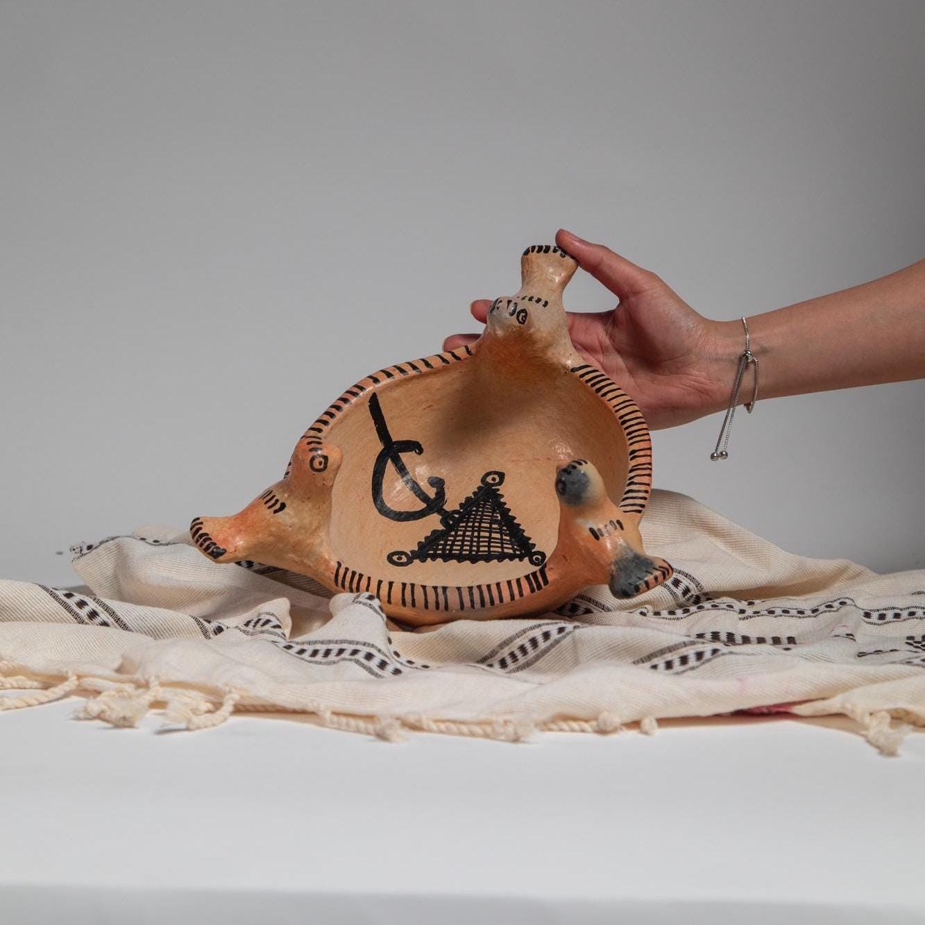 Handmade Pottery Bird Bowl – North African Ceramic Dish, 6-inch - Thumbnail 2