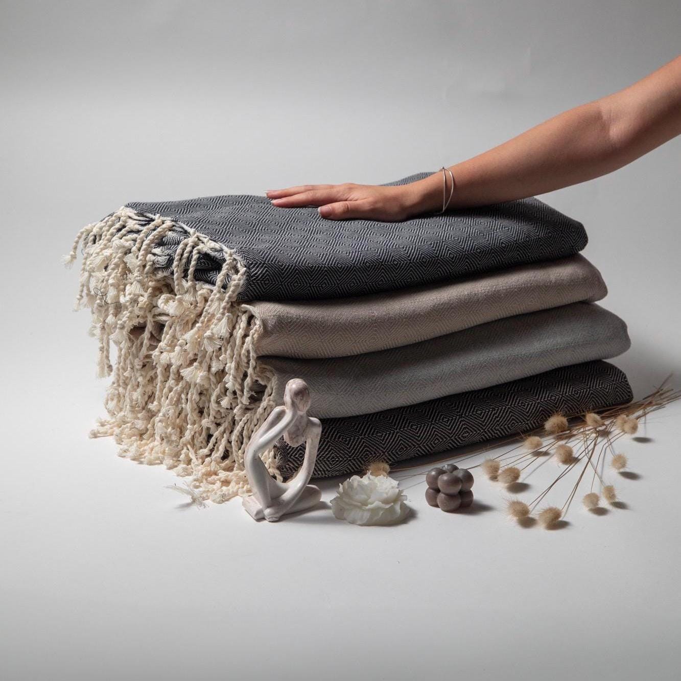 Handwoven Linen Throw: Natural Flax, Rustic Tunisian Decor - Thumbnail 6